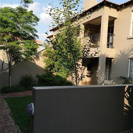 Airport Lodge Guest House Kempton Park Extérieur photo